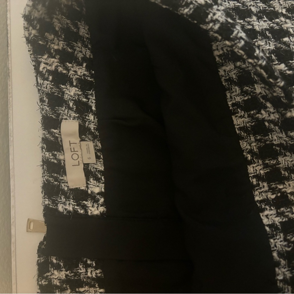 LOFT Black and White Houndstooth Skirt - Picture 3 of 3